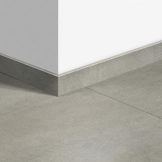 Плинтус Quick-Step Стандартный для ПВХ плитки Бетон тёплый серый QSVSK40050