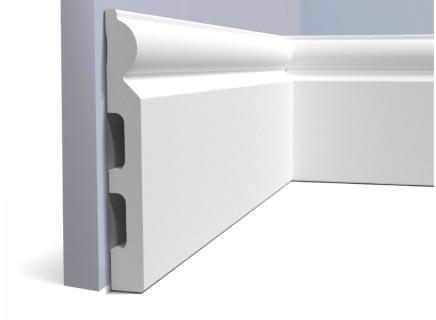 Плинтус Hiwood B140