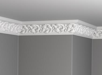 Плинтус Glanzepol инжекционный потолочный с орнаментом  GP-34