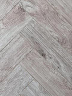 Ламинат FLOORaHOUSE Ёлочкой 10 мм Дуб Баксан К724